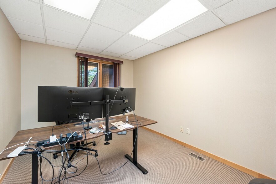 More Photos Of 1429 W 29th St, Loveland Office For Sale