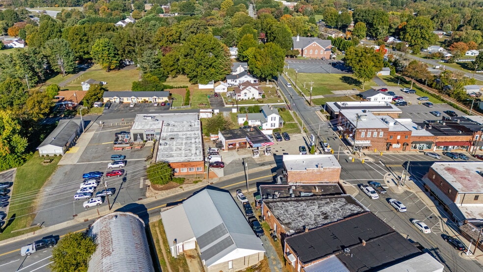 More Photos Of 204 Main St, King Convenience Store For Sale