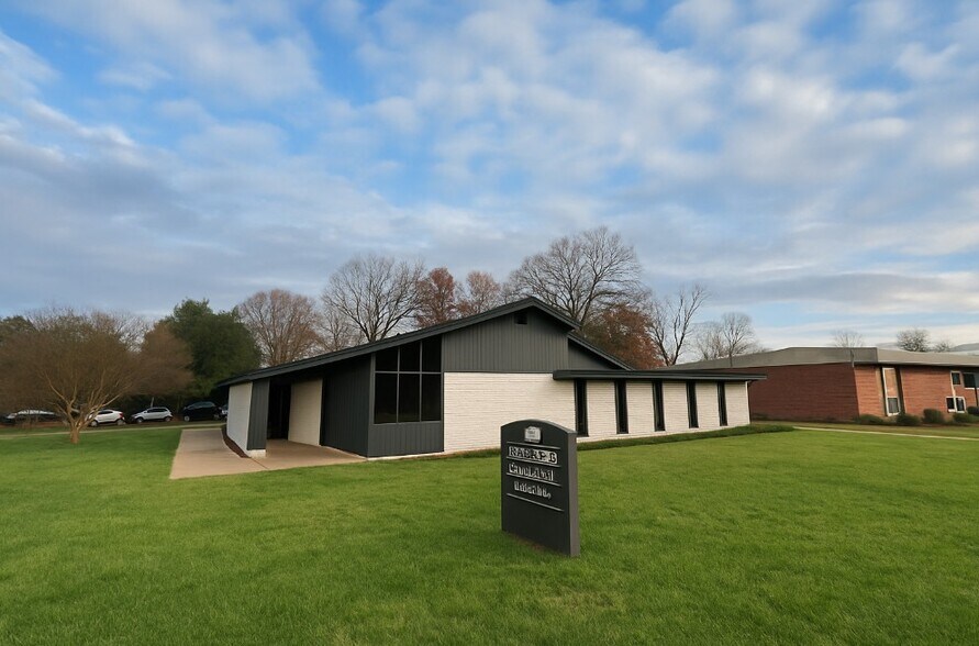 Primary Photo Of 5901 Lakeside Ave, Richmond Office For Lease