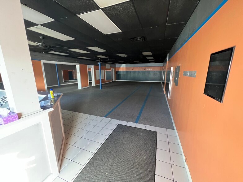 More Photos Of 611 Main St, Belmar General Retail For Lease