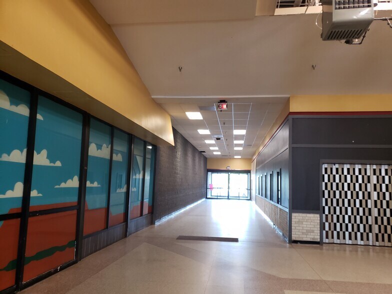 More Photos Of 990 W 41st St, Hibbing Unknown For Lease