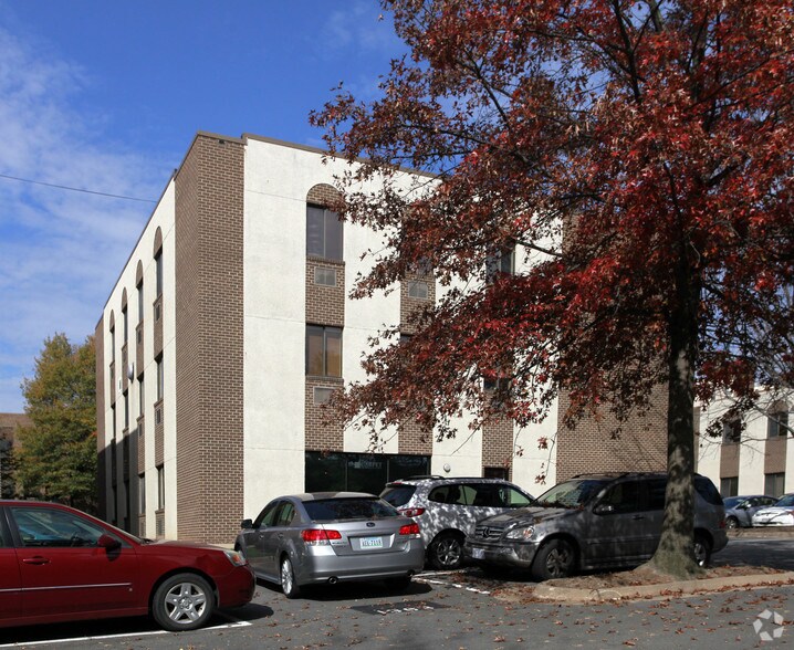 More Photos Of 1363 Beverly Rd, McLean Office For Sale