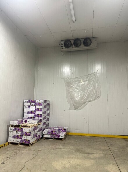 More Photos Of 160 Broadway, Cresskill Warehouse For Lease