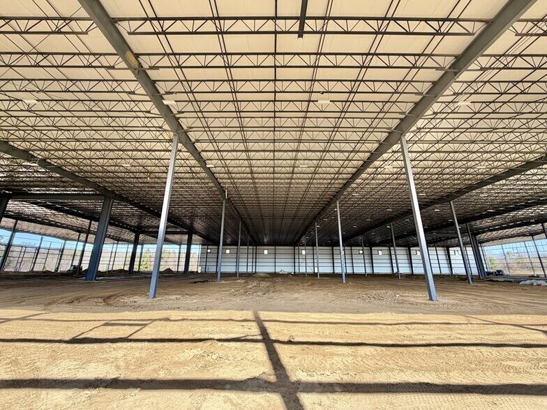 More Photos Of 5177 Corporate Woods Dr, Kalamazoo Distribution For Lease