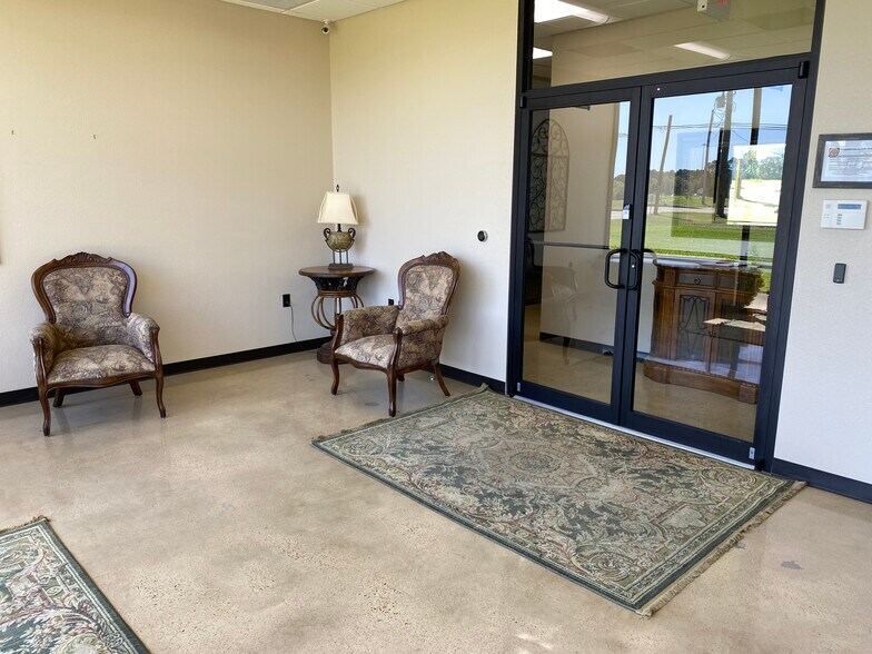 More Photos Of 3636 New Boston Rd, Texarkana Flex For Sale