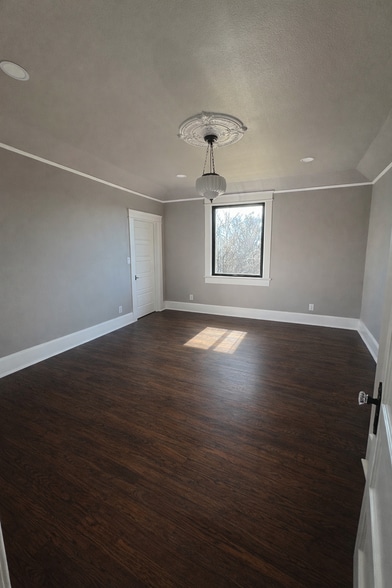 More Photos Of 2508 First St, Caddo Mills Office For Lease