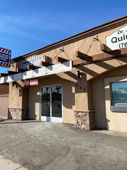 Primary Photo Of 943 Imperial Ave, Calexico Storefront Retail Office For Lease
