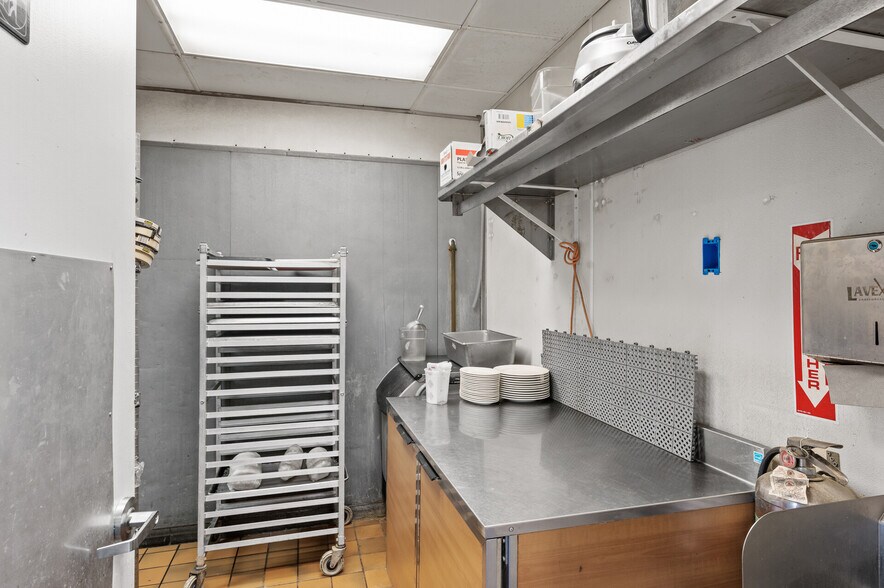 More Photos Of 7429 E River Rd, Fridley Restaurant For Sale