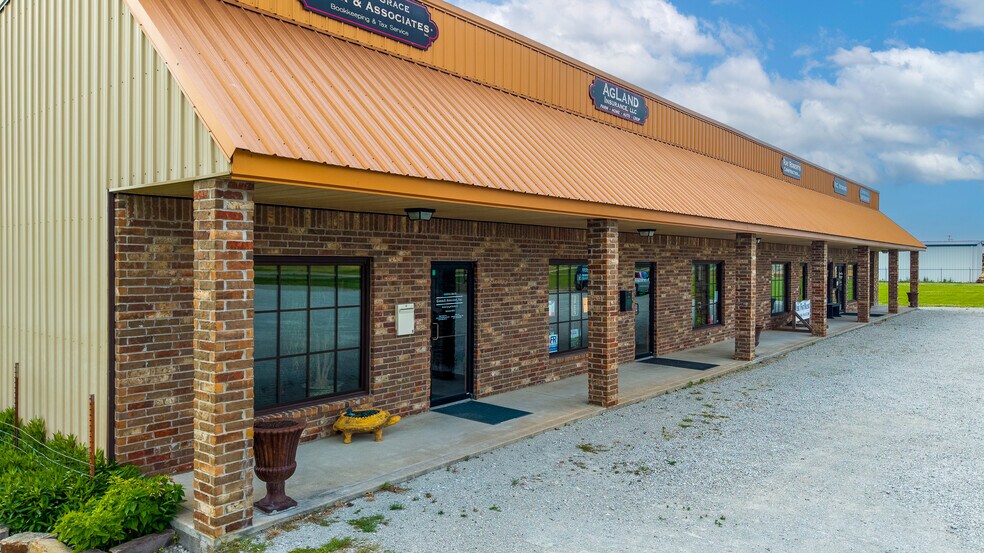 More Photos Of 19275 125 Hwy, Fairland General Retail For Sale