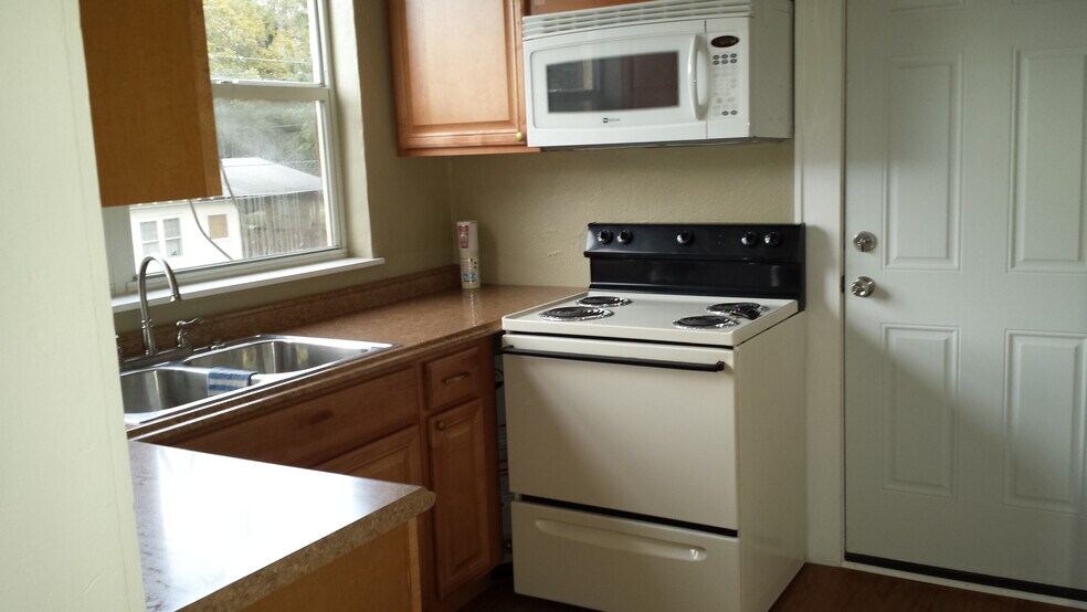 More Photos Of 1131 Broadway, Dunedin Apartments For Sale