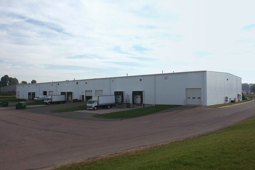 More Photos Of 6750-6770 Commerce Court Dr, Blacklick Warehouse For Lease