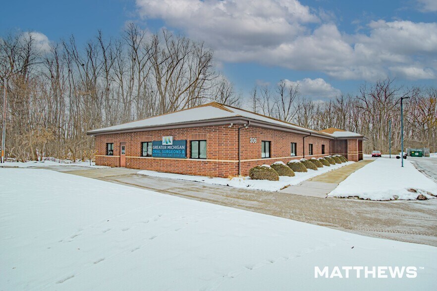 Primary Photo Of 306 N Gould St, Owosso Office For Sale