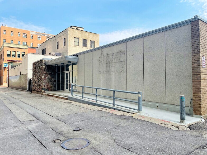 More Photos Of 125 W Exchange Pl, Kalamazoo Medical For Lease
