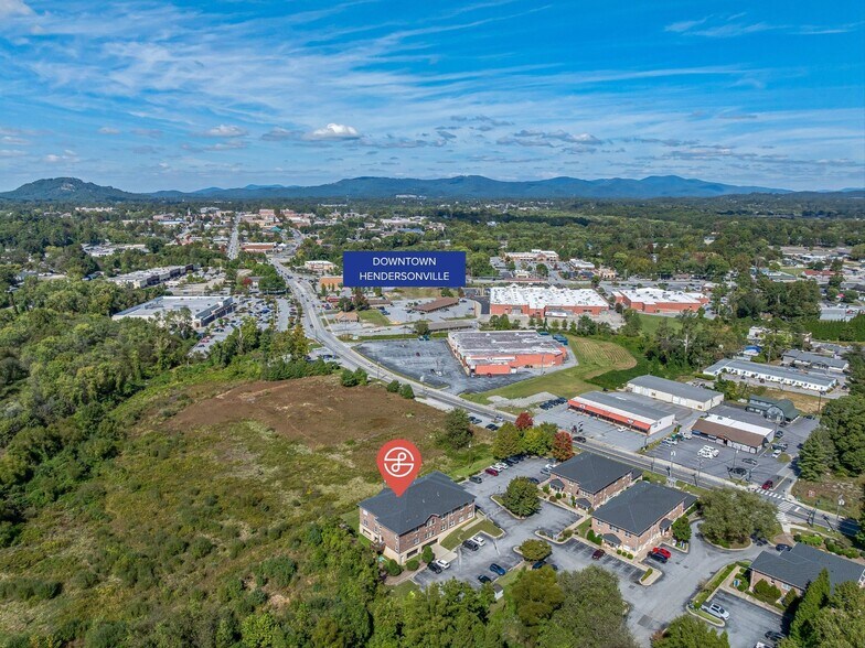 More Photos Of 120 Chadwick Square Ct, Hendersonville Medical For Lease