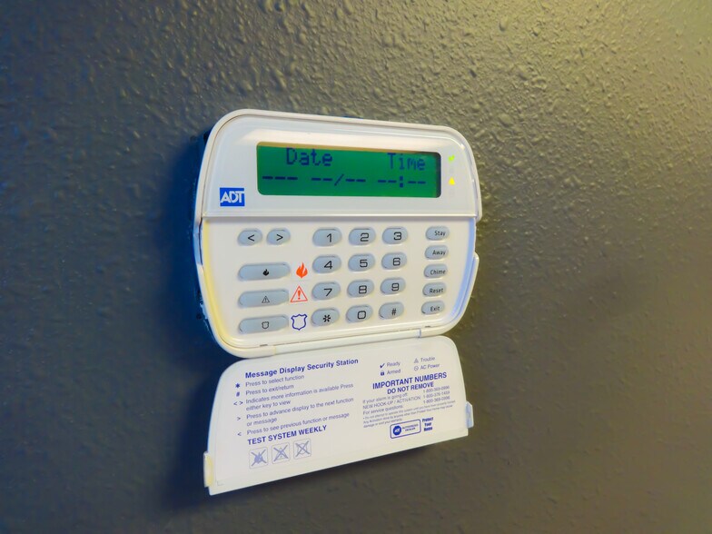 More Photos Of 801 W Broadway St, Big Sandy Light Distribution For Sale