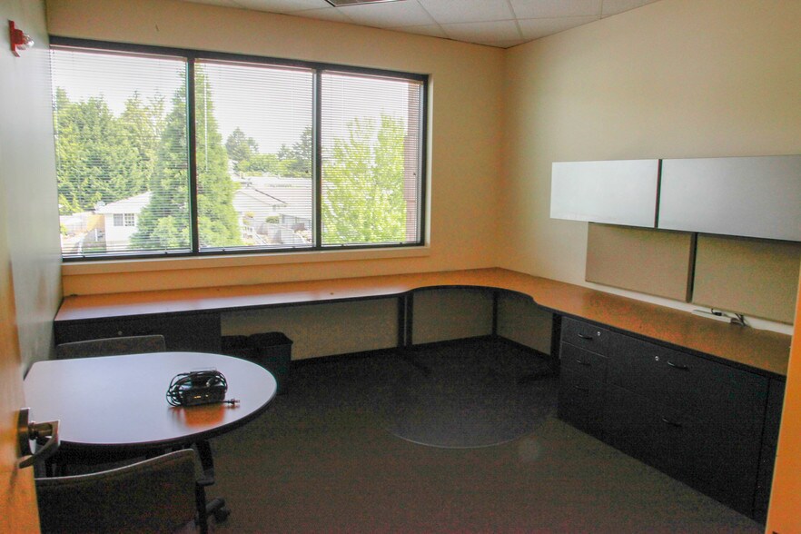 More Photos Of 5121 Skyline Village Loop S, Salem Medical For Sale