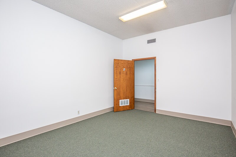 More Photos Of 510 Rosebank Ave, Nashville Schools For Lease