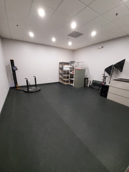 More Photos Of 4312 Republic Ct, Concord Warehouse For Lease