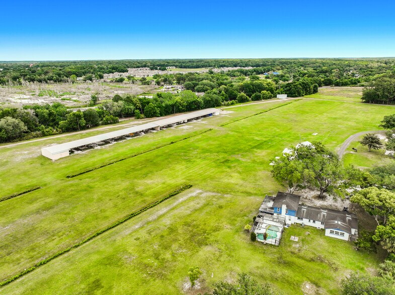 More Photos Of 7001 W Jones Ave, Mount Dora Airplane Hangar For Sale