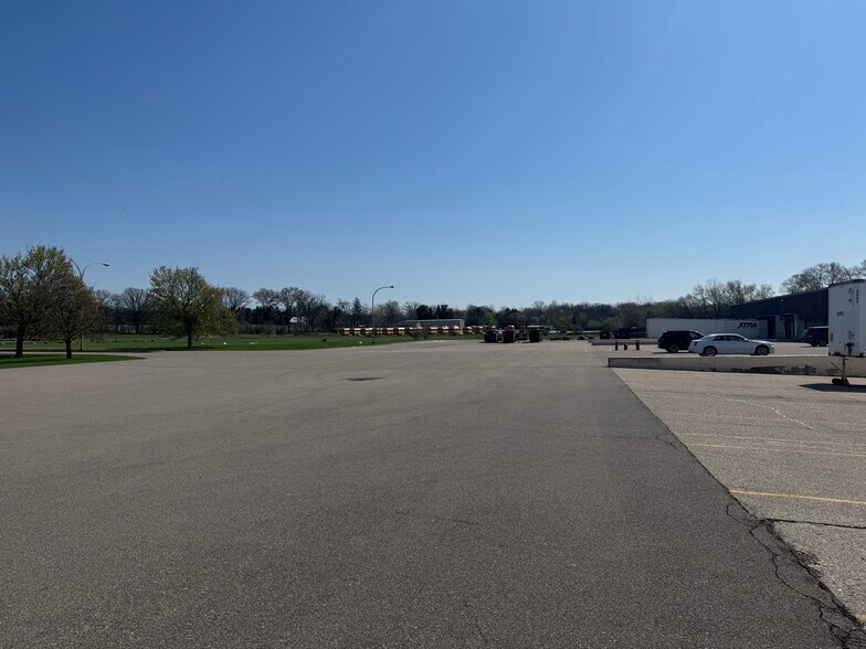 More Photos Of 800 Baker Rd, Dexter Warehouse For Lease