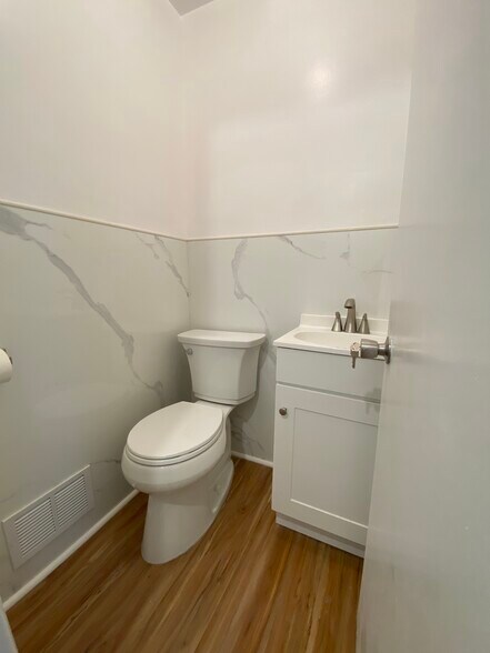 More Photos Of 299 Guyon Ave, Staten Island Medical For Lease