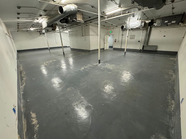 More Photos Of 3535 N Anza Rd, Palm Springs Warehouse For Lease