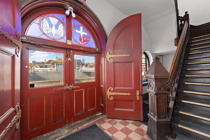 More Photos Of 1000 Madison Ave, Pittsburgh Religious Facility For Sale