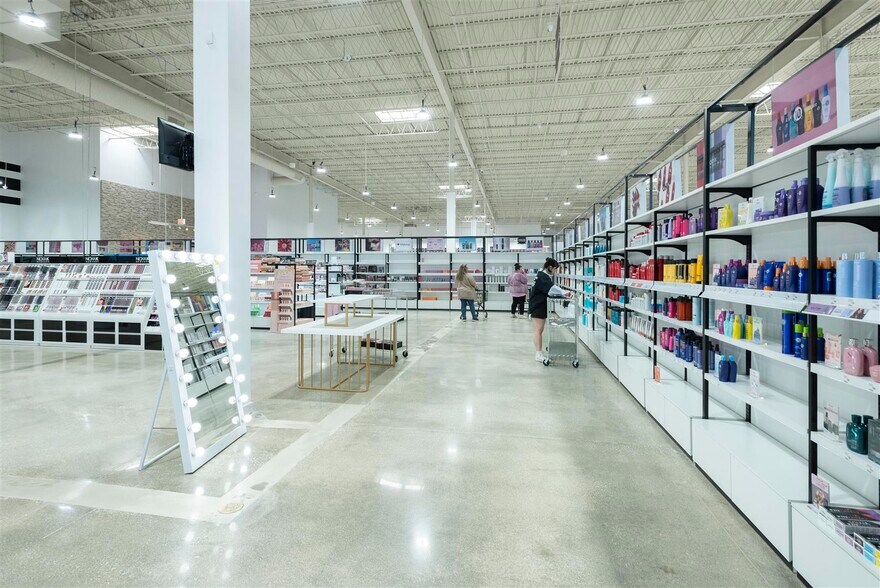 More Photos Of 7200 S Cicero Ave, Chicago Freestanding For Sale