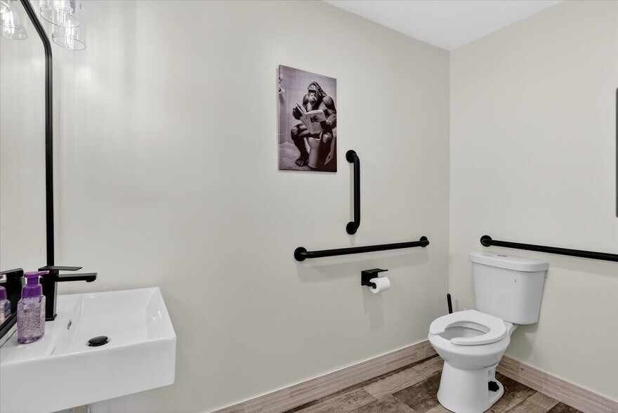 More Photos Of 102 Ausable State Rd, Bay City Freestanding For Sale