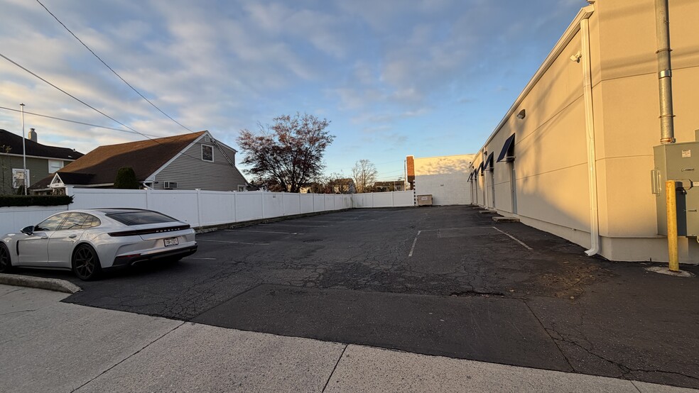 More Photos Of 2596-2606 Merrick Rd, Bellmore Storefront For Lease