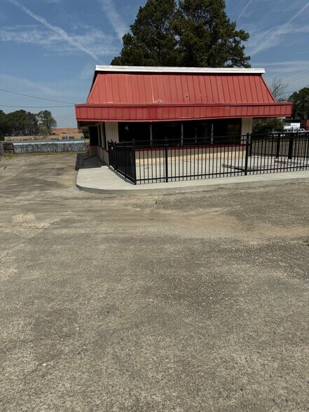 More Photos Of 4145 Fulton Industrial Blvd, Atlanta Fast Food For Lease