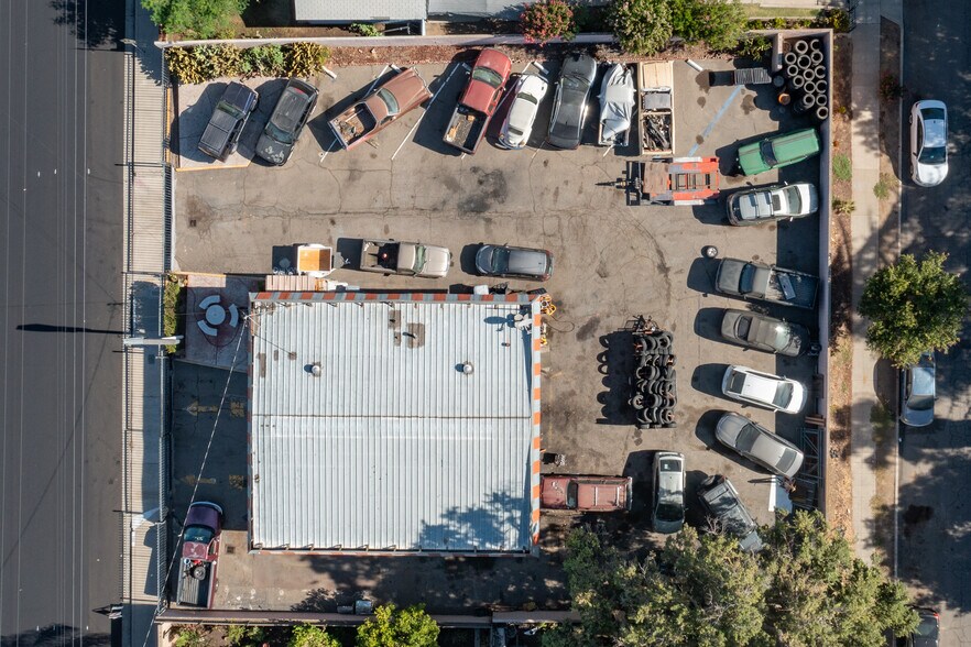 More Photos Of 1506 N Palm Ave, Fresno Auto Repair For Sale