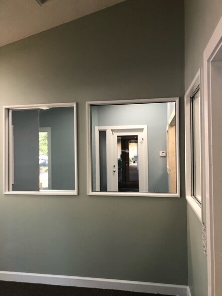 More Photos Of 1762 Metromedical Dr, Fayetteville Medical For Sale