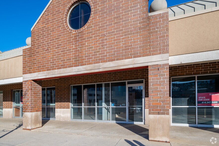 More Photos Of 2326-2342 N Farwell Ave, Milwaukee Freestanding For Lease