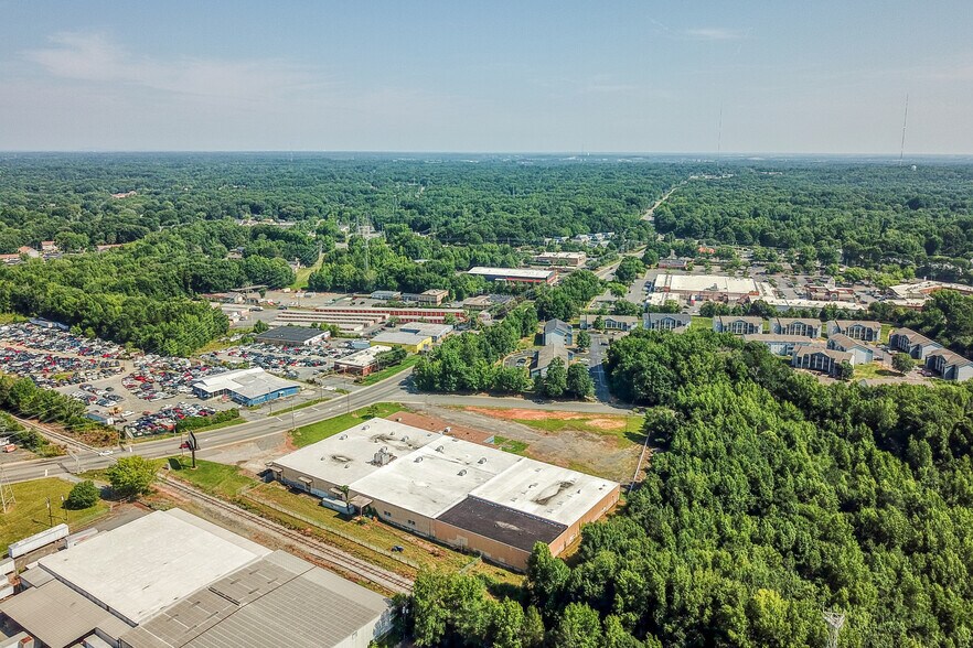 More Photos Of 5500 N Sharon Amity Rd, Charlotte Manufacturing For Lease