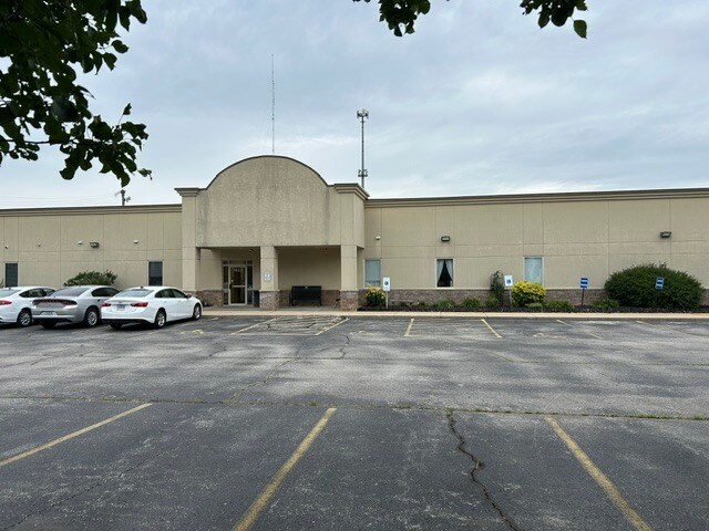 More Photos Of 1823 W 20th St, Joplin Office For Sale