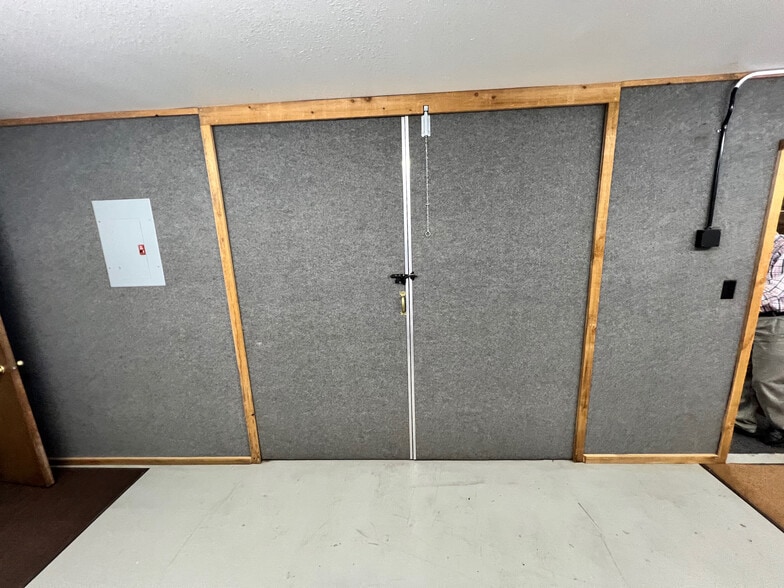 More Photos Of 1244 River View Dr, Cody Office For Lease