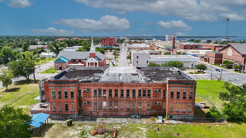 Primary Photo Of 101 E 7th St, Panama City Schools For Sale