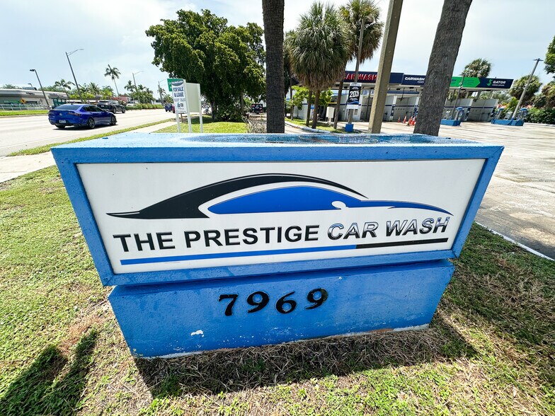 More Photos Of 7841-7899 Pines Blvd, Pembroke Pines Supermarket For Sale