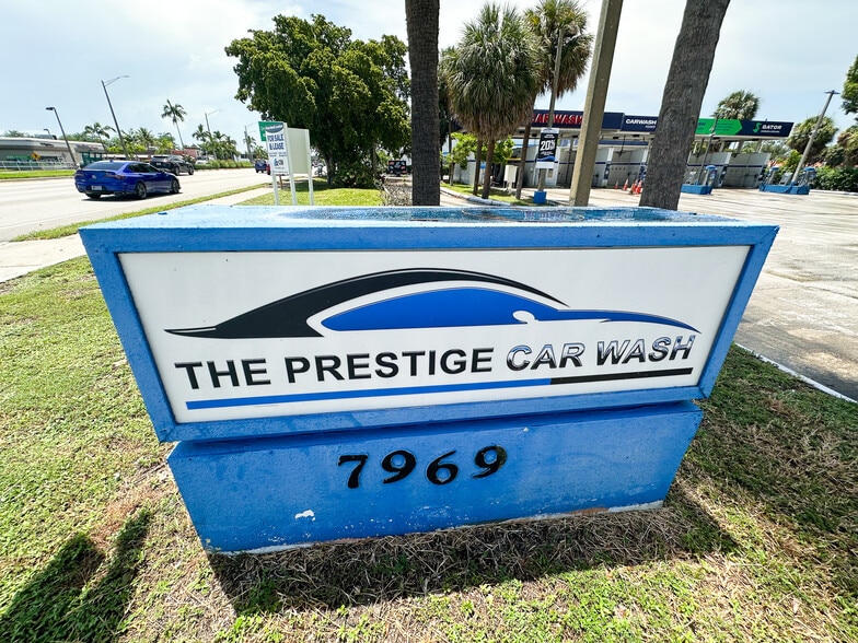 More Photos Of 7841-7899 Pines Blvd, Pembroke Pines Supermarket For Sale