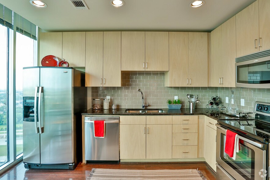 More Photos Of 5927 Almeda Rd, Houston Apartments For Lease