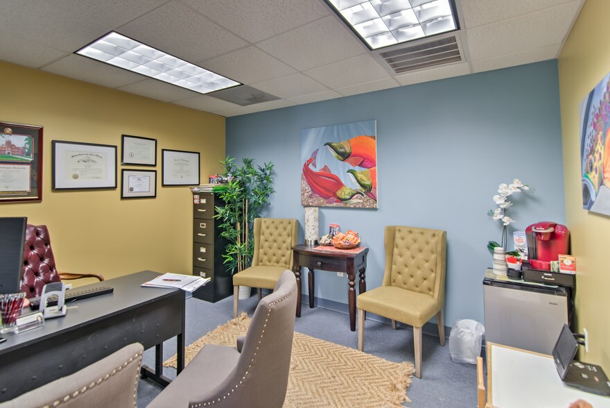 More Photos Of 12360 66th St N, Largo Office For Lease