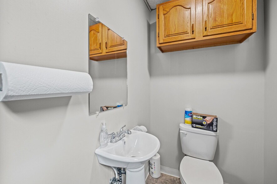 More Photos Of 400 E Pike St, Attica Auto Dealership For Sale