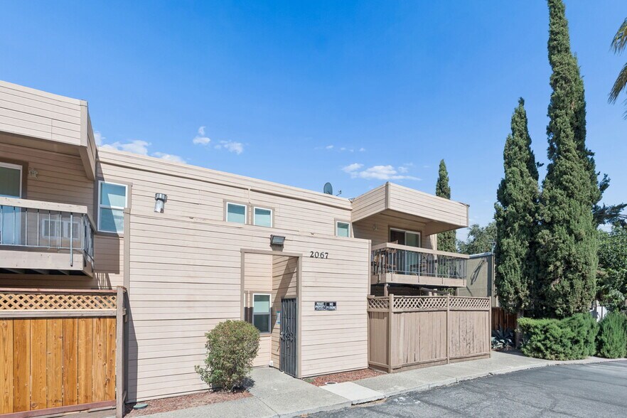 More Photos Of 2067 Riley Ct, Concord Apartments For Sale