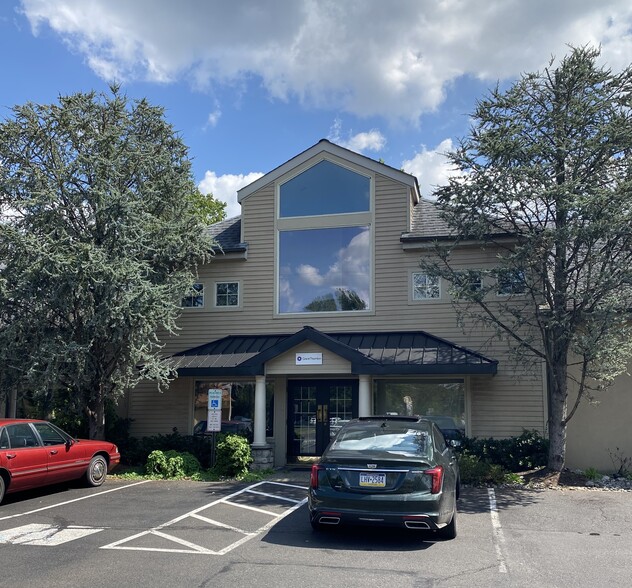 More Photos Of 1118 General Washington Memori Blvd, Washington Crossing Office For Lease