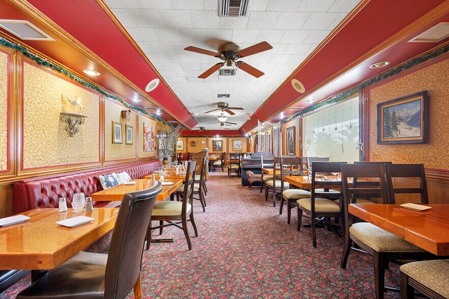 More Photos Of 4630 US Highway 17, De Leon Springs Restaurant For Sale