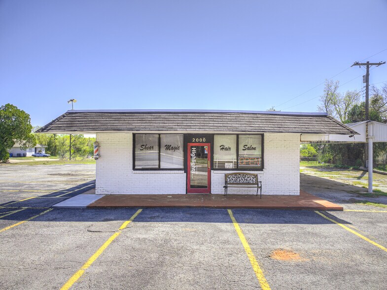 More Photos Of 2000 S Midwest Blvd, Oklahoma City Freestanding For Sale