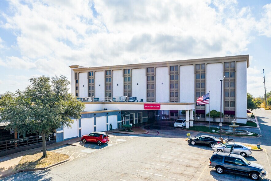 More Photos Of 441 Rio Concho Dr, San Angelo Hotel For Sale