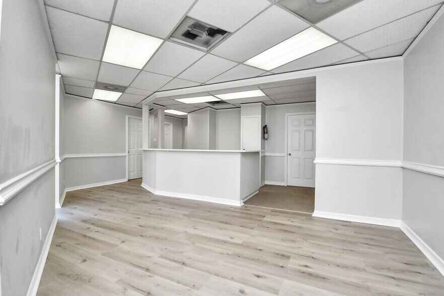 More Photos Of 703 Everett St, Conroe Office Residential For Sale