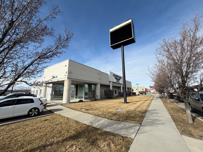 More Photos Of 10808 S 300 W, South Jordan Office For Sale
